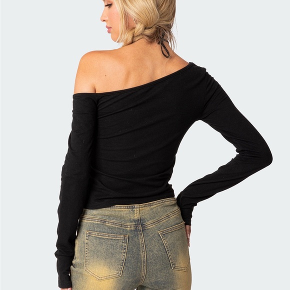 EDIKTED ASYMMETRICAL BLACK TOP - Picture 2 of 2